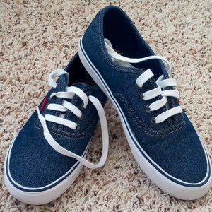 Levi's Canvas Sneakers Size 8